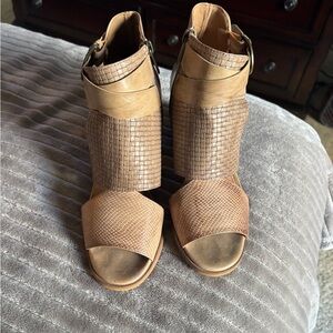 Buckle Tan Woven Women's Sandals